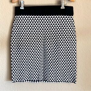 WHBM Geometric knit pencil skirt